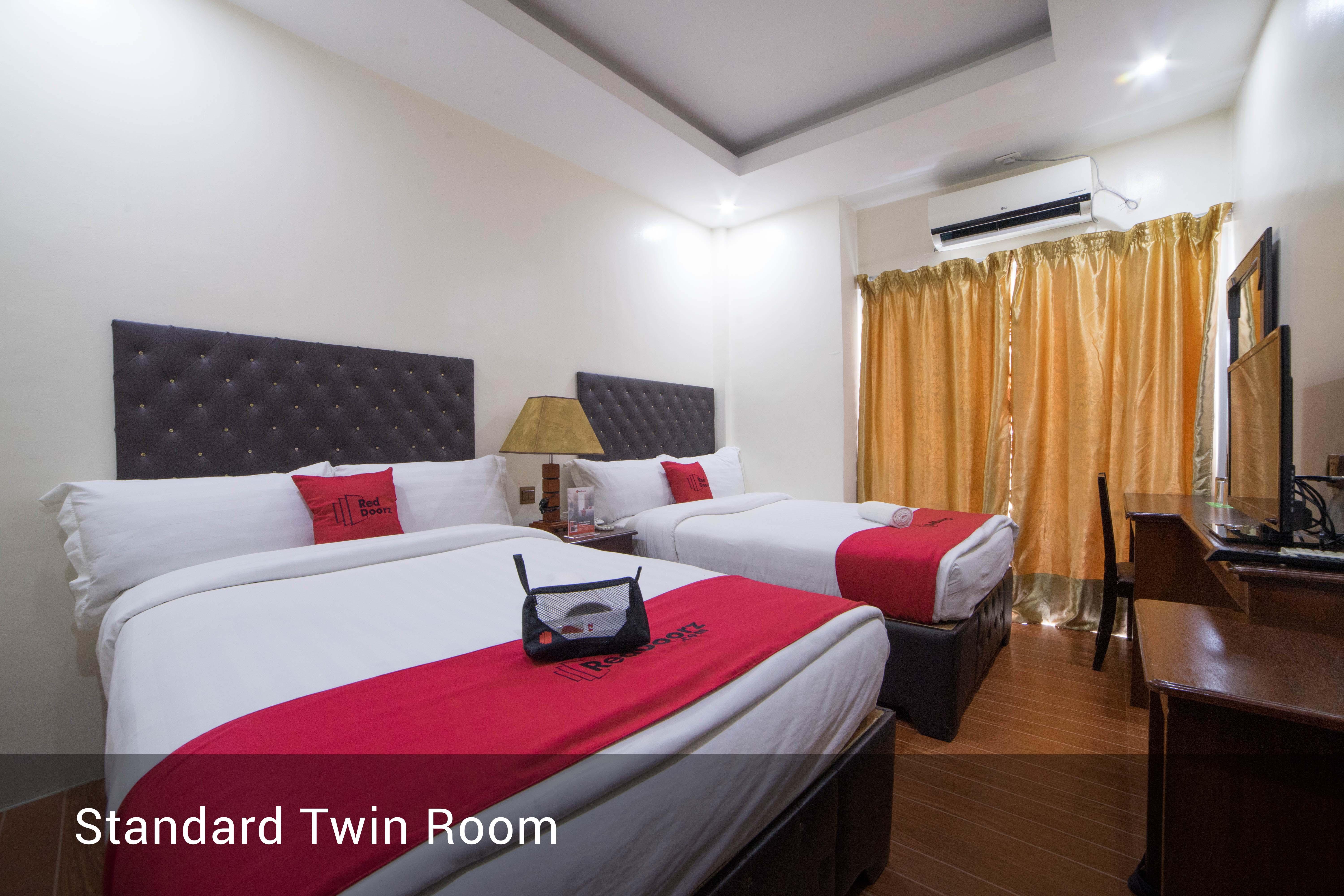 Reddoorz Plus @ Balibago Angeles City Extérieur photo