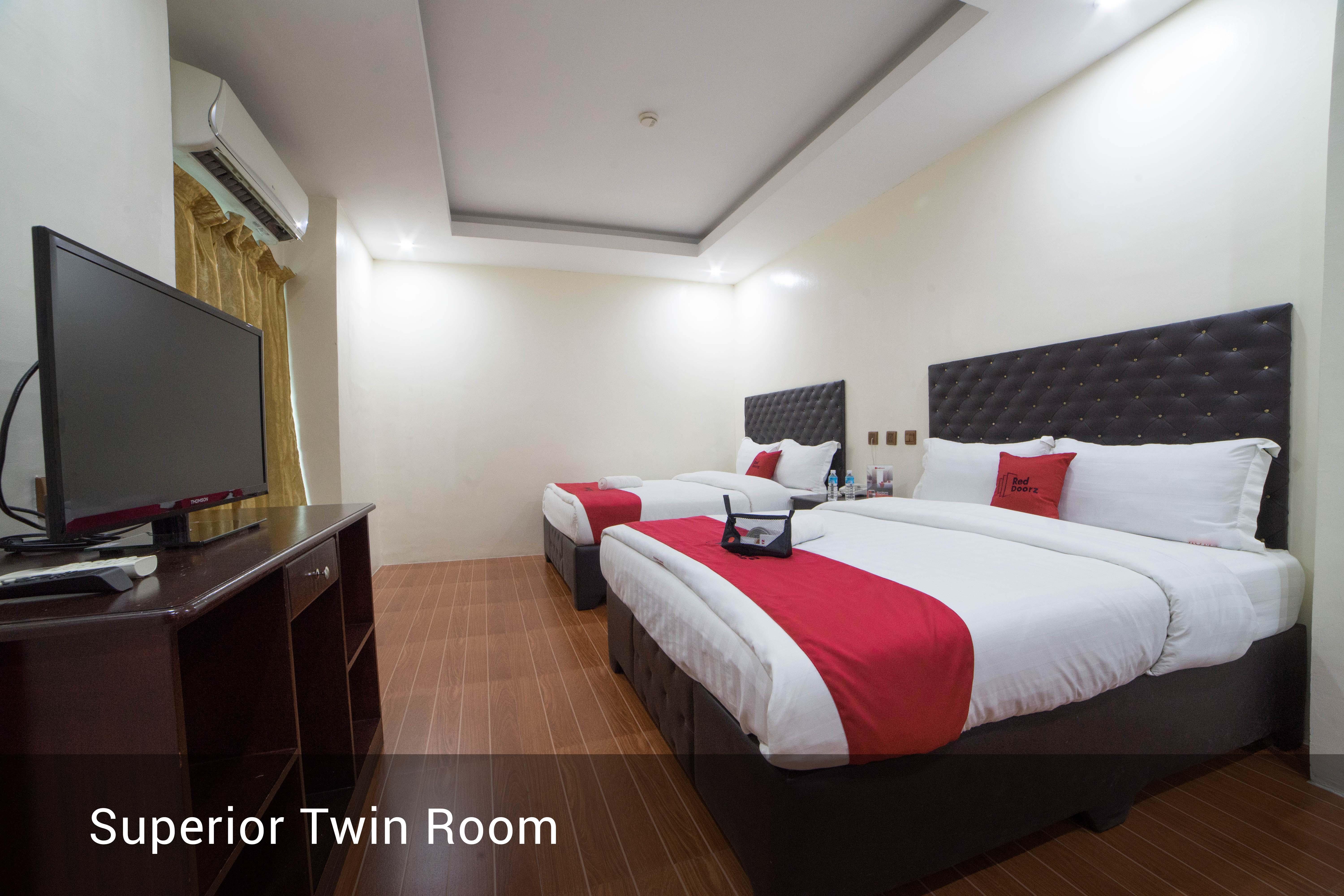 Reddoorz Plus @ Balibago Angeles City Extérieur photo