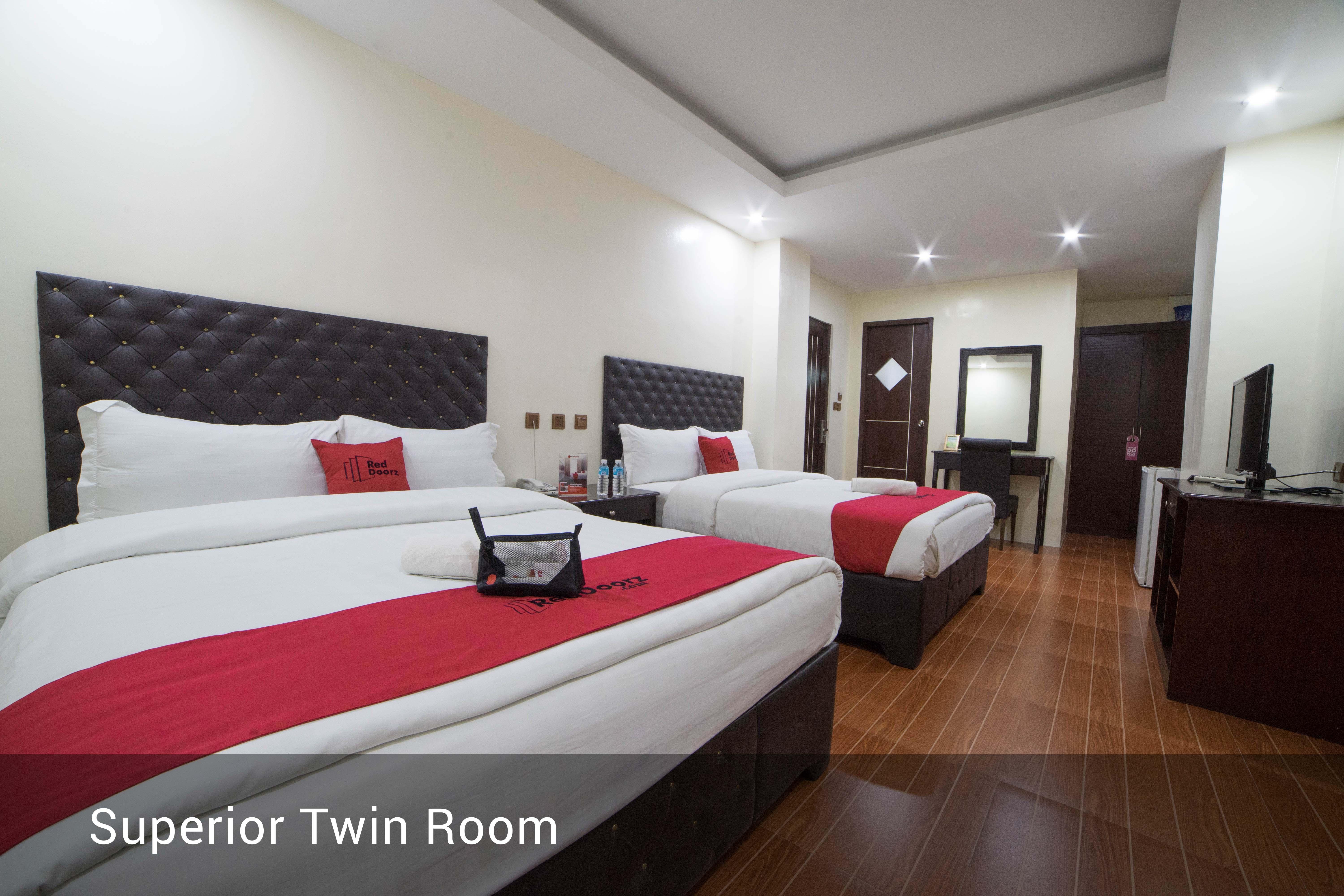 Reddoorz Plus @ Balibago Angeles City Extérieur photo